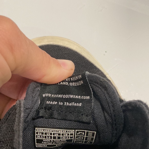 Keen Women&s Elsa Iv Gore Slip-On Black size 5.5 - Picture 6 of 6